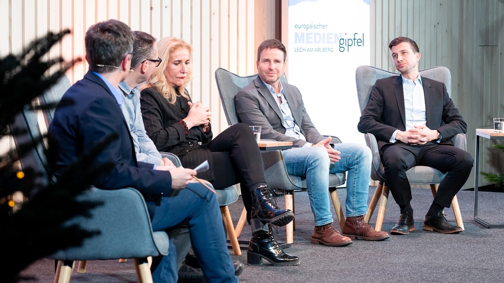 Diskussion beim Mediengipfel Lech: Markus Müller-Schinwald, Bernhard Odehnal, Susanne Glass, Tim Cupal und Ivo Munssen