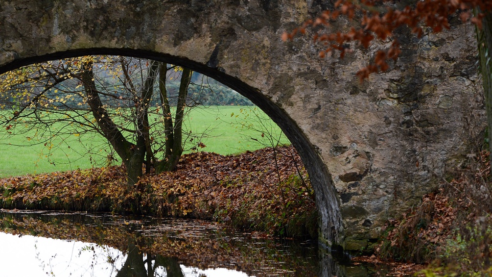 Eine steinerne Brücke