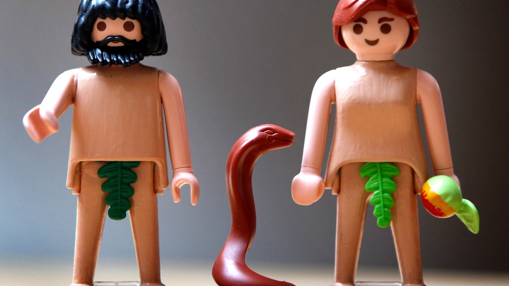 Playmobilfiguren als Adam und Eva