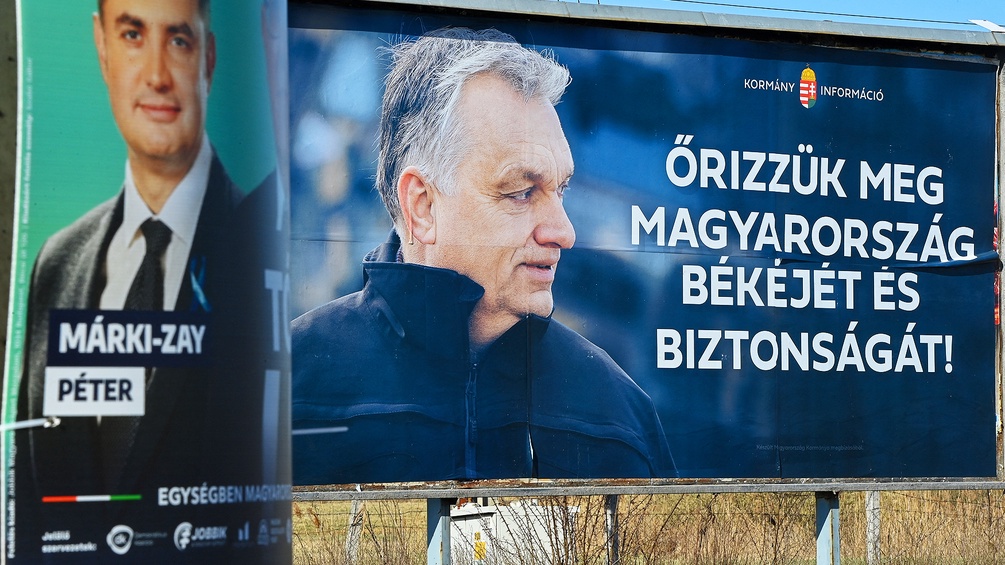 Wahlplakate von Viktor Orban und Peter Marki-Zay