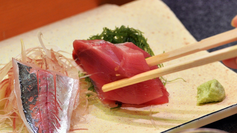 Roher Fisch in einem Restaurant in Tokio.