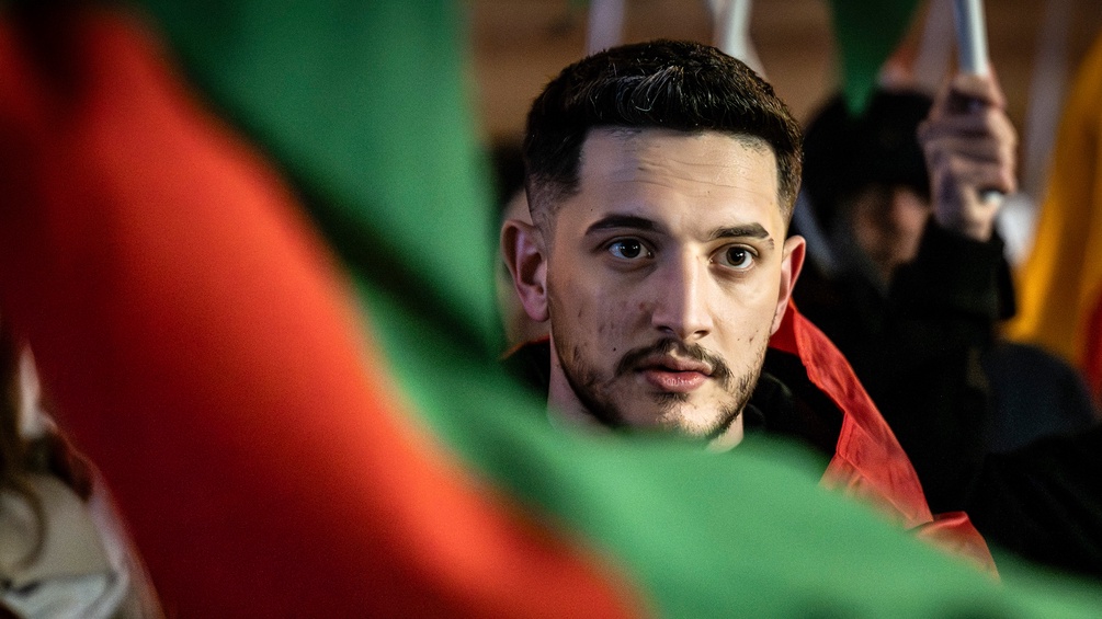 Kurdischer Demonstrant in Deutschland