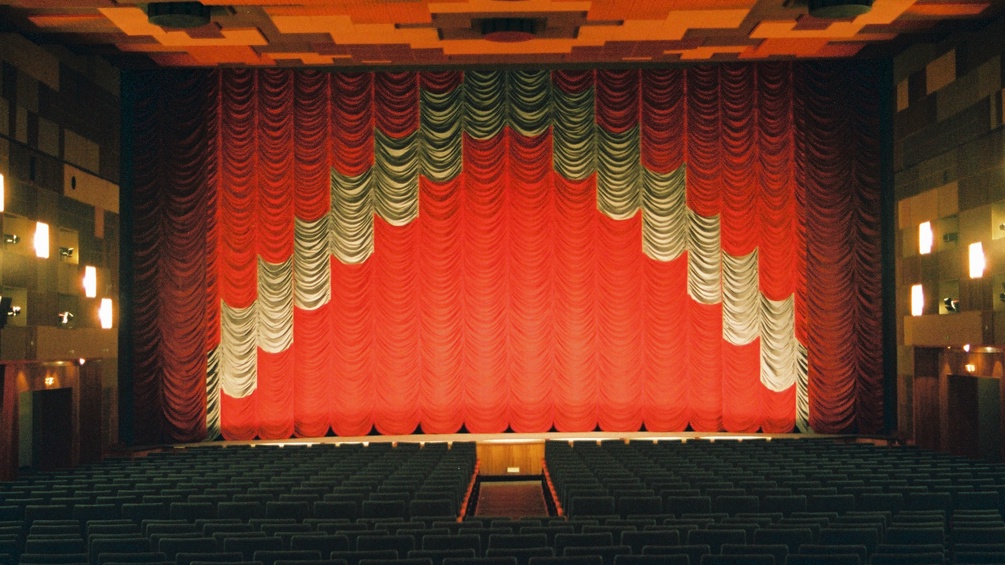 ASTRID JOHANNA OFNER Gartenbaukino-Saal