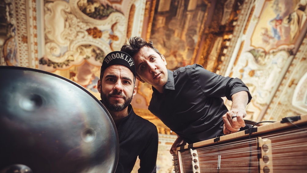 Manu Delago und Max ZT