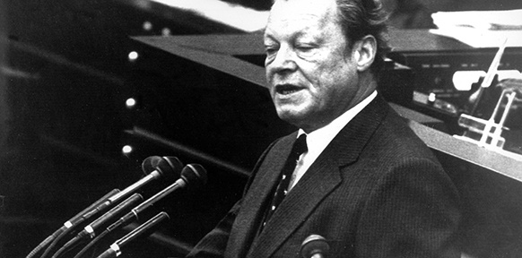 (C) DPA/A0009 DPA Willy Brandt stellt die Vertrauensfrage