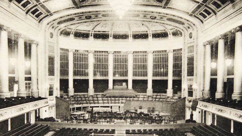 Wiener Konzerthaussaal um 1915.