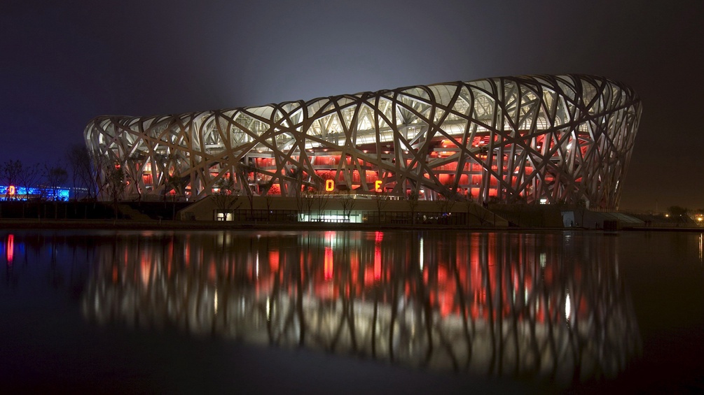 Das Olympia Stadion in Peking bei Nacht.