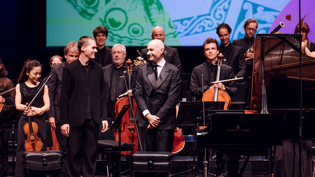 Camerata Salzburg, Dirigent: Antonello Manacorda; Lukas Sternath, Klavier.