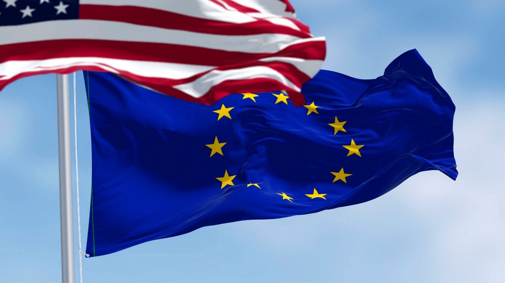 US- und EU-Fahne, Flagge