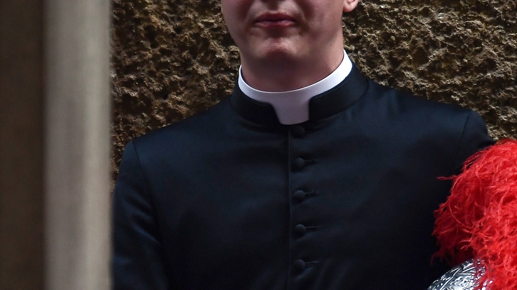 Junger Priester