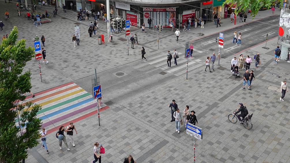 Passanten auf der Mariahilfer Straße