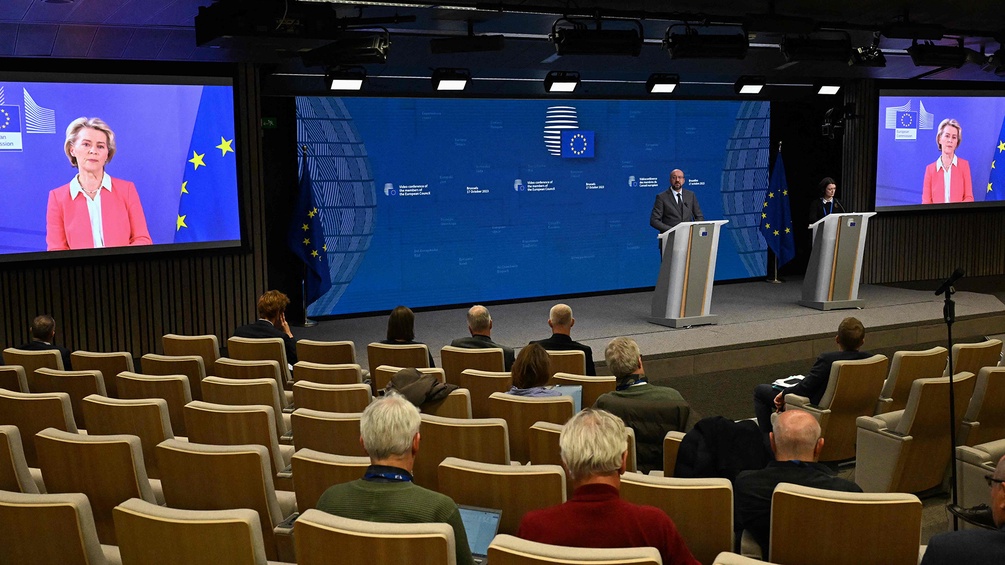 APA/AFP/JOHN THYS Charles Michel, Ursula von der Leyen (Dispay)