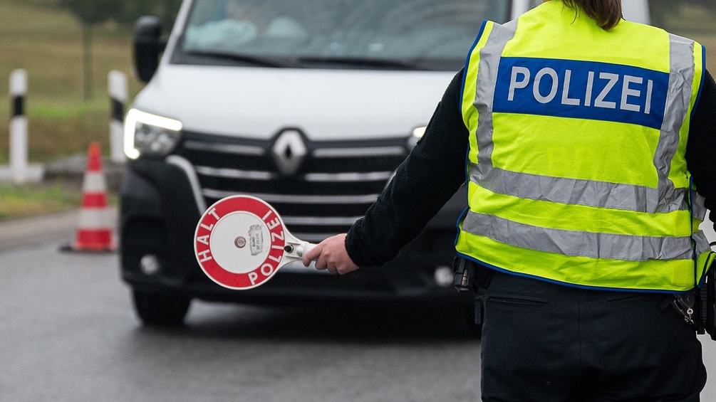 Deutsche Polizeikontrolle an der Grenze