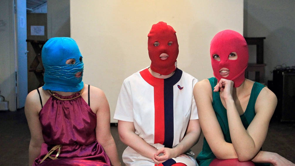 Mitglieder der Gruppe "Pussy Riot", 2012