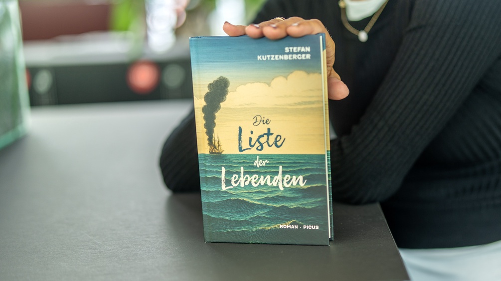 "Die Liste der Lebenden" von Stefan Kutzenberger