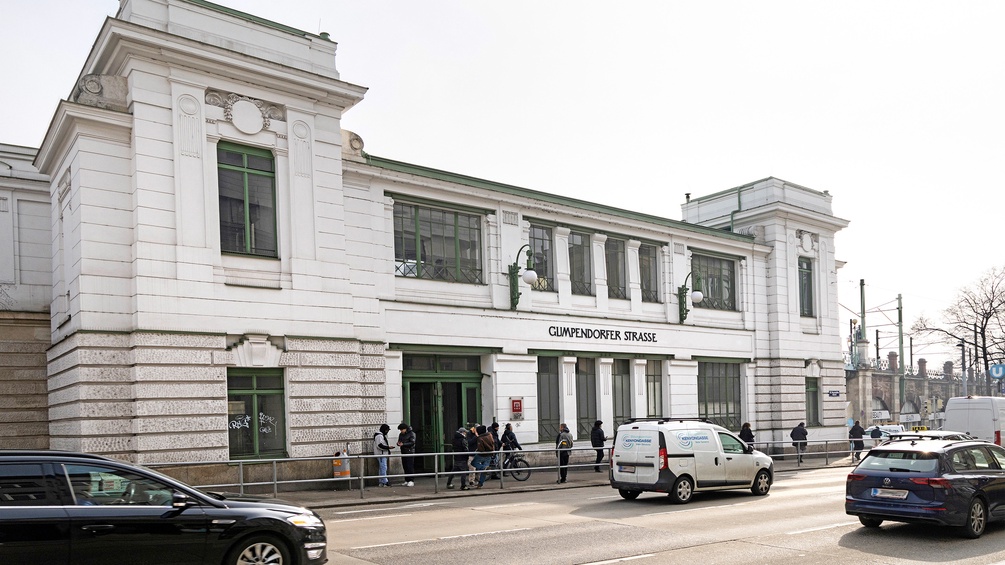 U-Bahnstation Linie U6, Gumpendorferstrasse in Wien