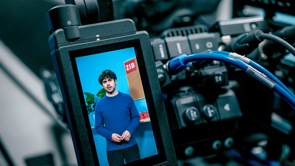 Idan Hanin im Social-Media-Studio