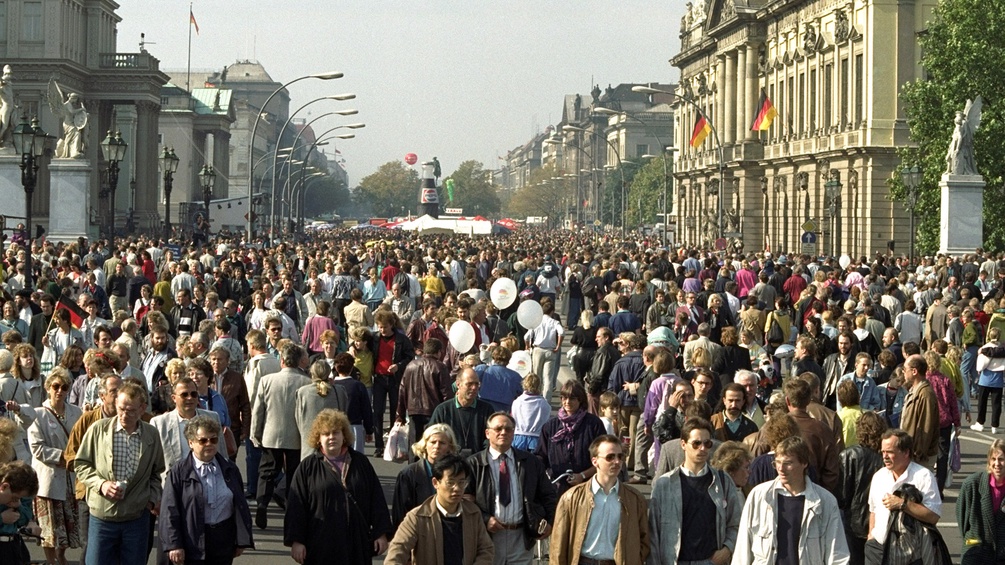 Berlin: Unter den Linden, 3. Oktober 1990