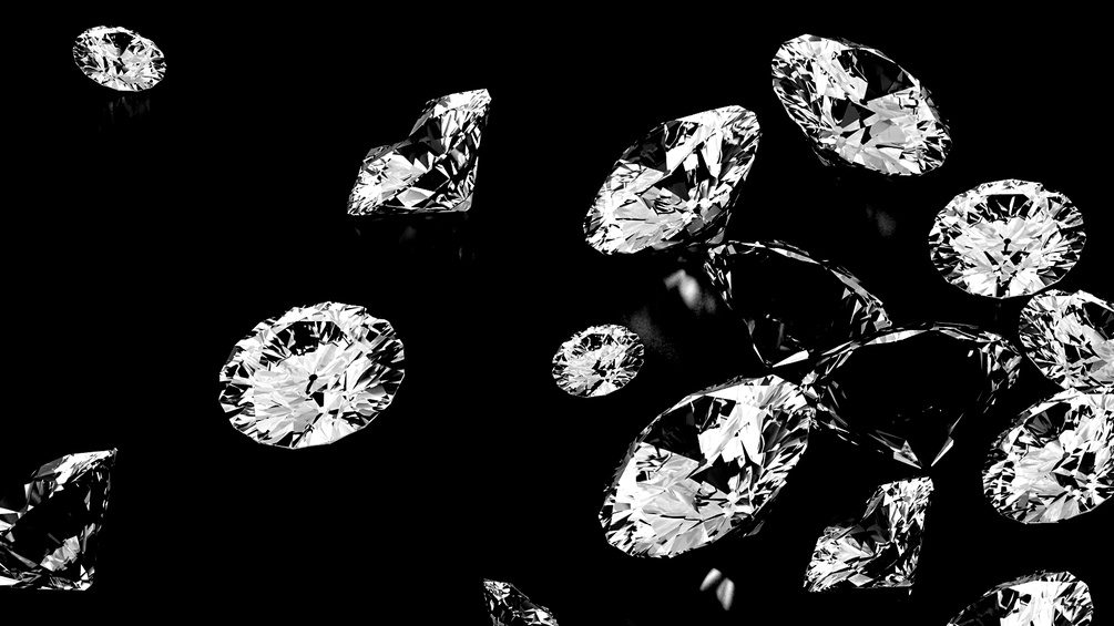 Diamanten auf schwarzem Hintergrund