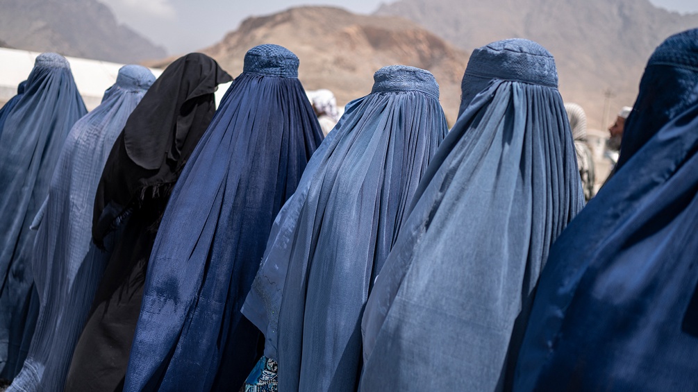 Afghanistanische Frauen auf der Flucht.