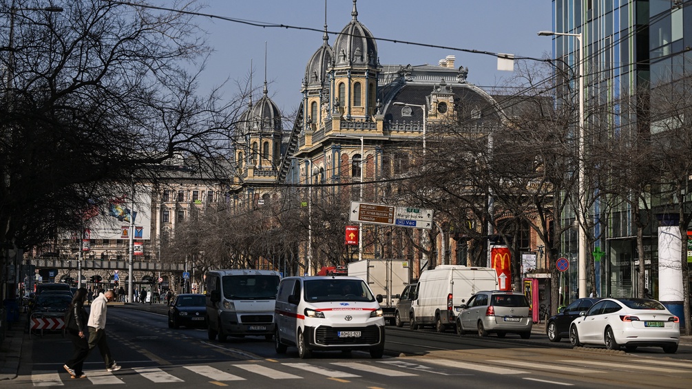 Verkehrssituation in Budapest: Zebrastreifen