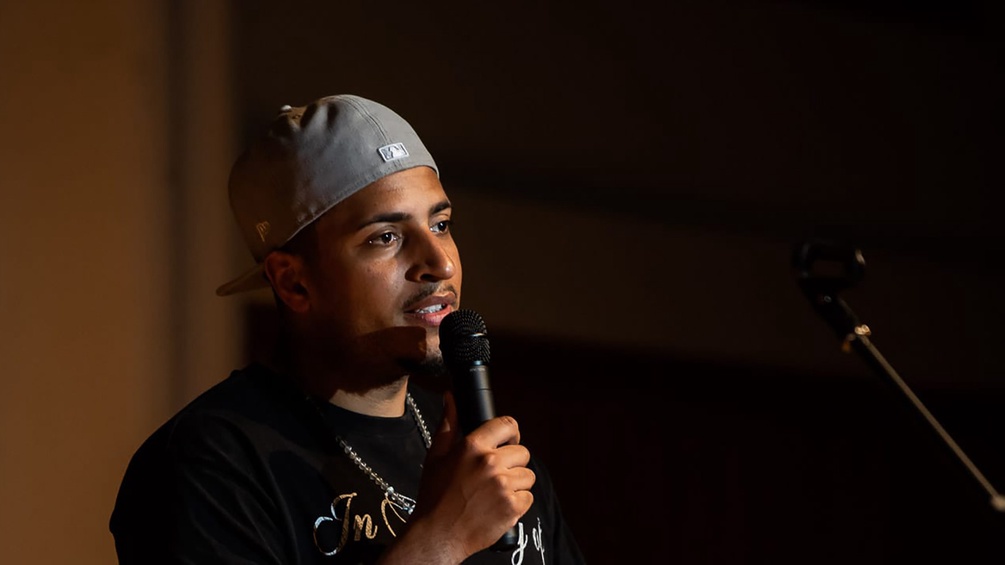 Marvin Tare auf der Bühne