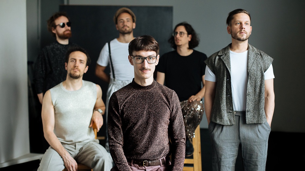 LUKAS AICHINGER (C) STEFANIE FREYNSCHLAG Lukas Aichinger und Band