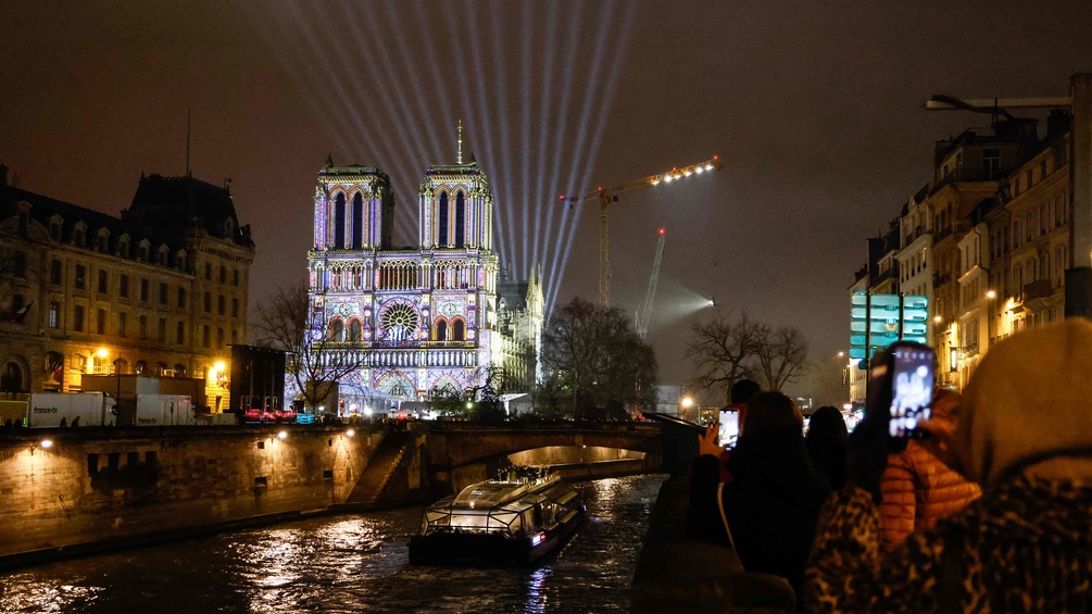 Notre Dame, beleuchtet