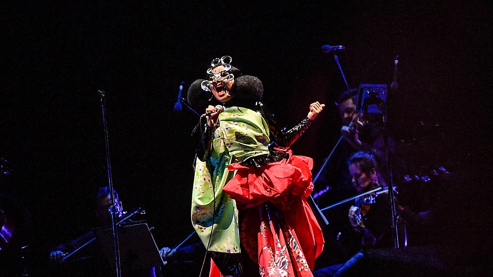 Björk, 2022