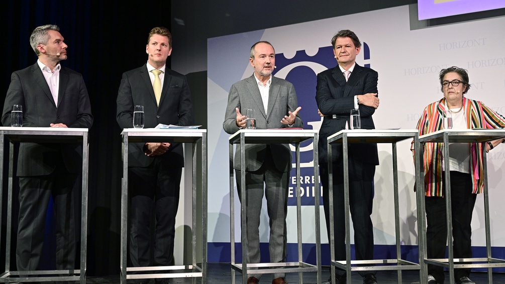 Karl Nehammer (ÖVP), Markus Tschank (FPÖ), Thomas Drozda (SPÖ), Helmut Brandstätter (NEOS), Eva Blimlinger (Grüne) anlässlich der Diskussion "Medienpolitik" im Rahmen der Österreichischen Medientage 2019.
