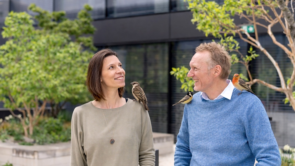 Eva Teimel und Peter Waldenberger, KI-ergänzte Vögelchen
