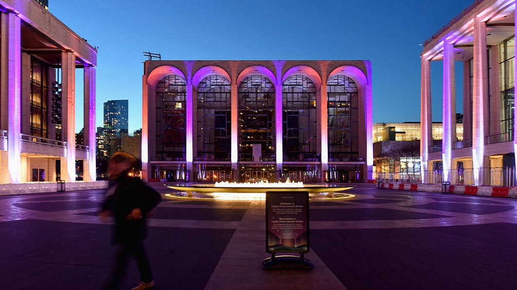 Metropolitan Opera New York, abendliche Beleuchtung