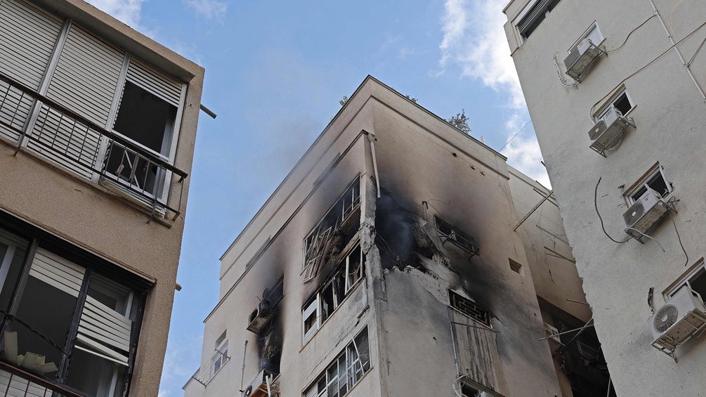 Ausgebranntes Gebäude in Tel Aviv