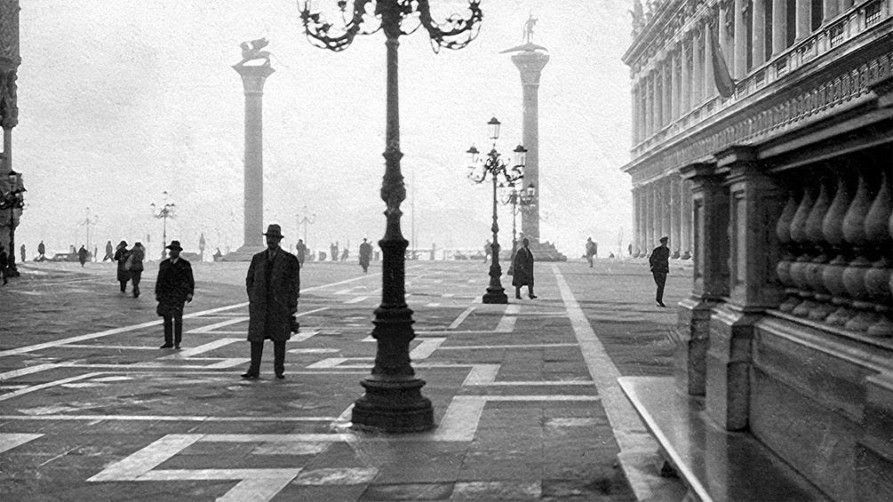 Historische Aufnahme des Markusplatzes in Venedig
