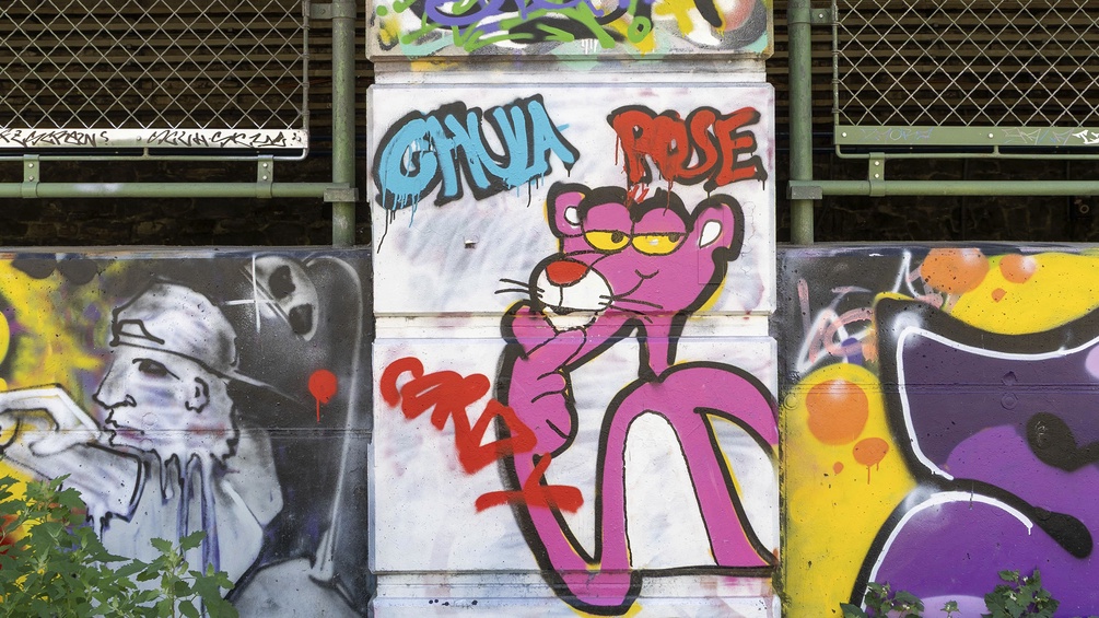 PICTUREDESK.COM/IMAGEBROKER/ALFRED Graffiti in Wien