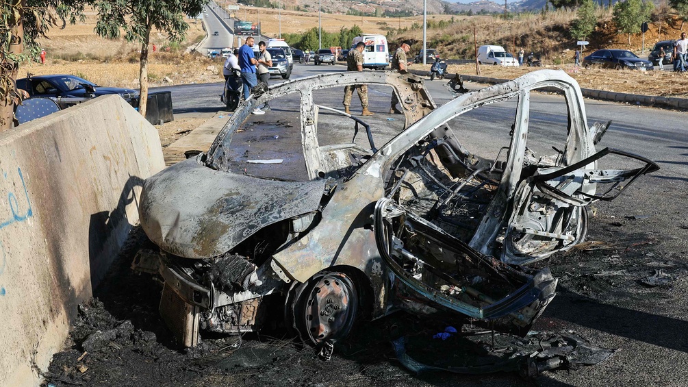 Ausgebranntes Auto in Libanon nach einer Dronenattacke