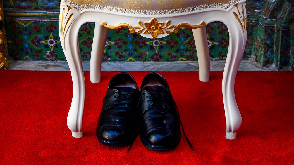 PICTUREDESK.COM/AFP/VINCENZO PINTO Schuhe des Papstes