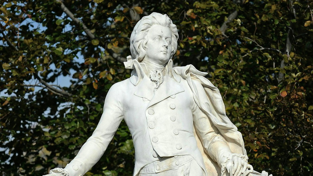 Mozart Statue