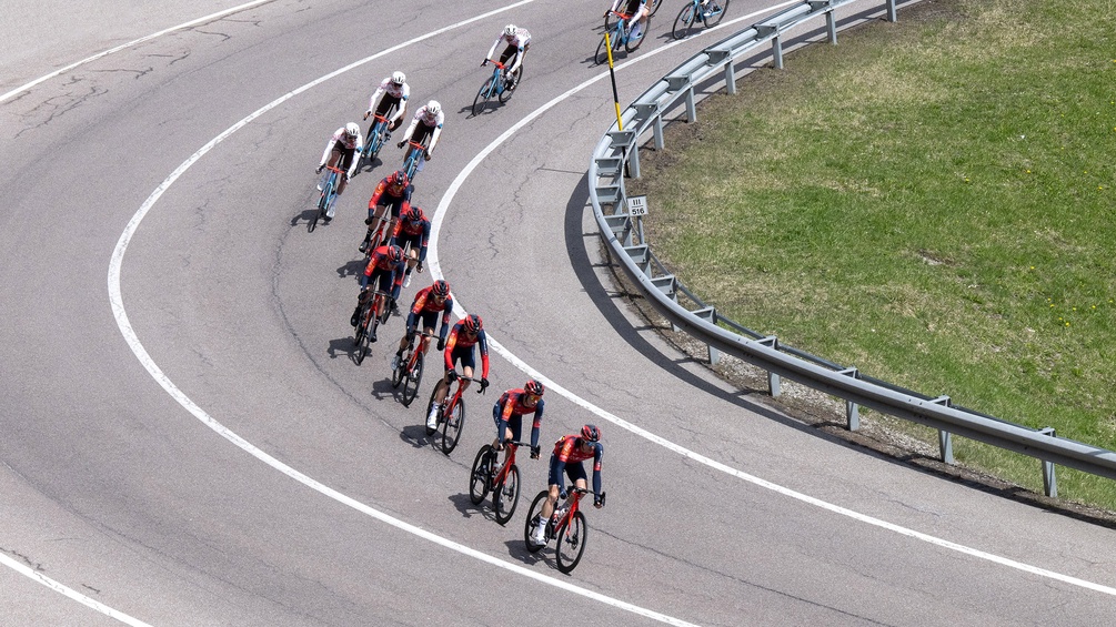 Abfahrt von Radrennfahrer