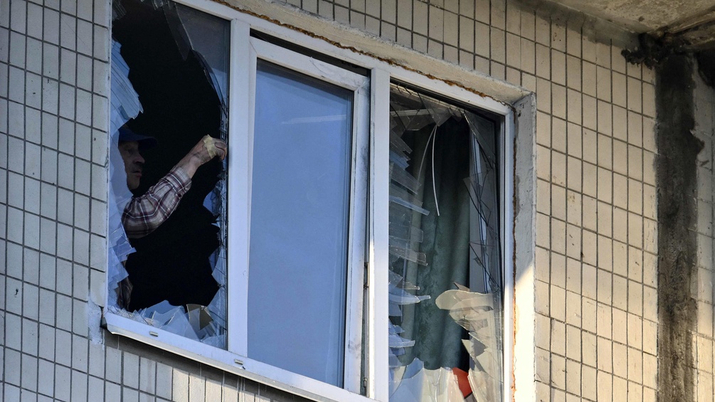 Zerstörte Hausfront in Kiev, Ukraine