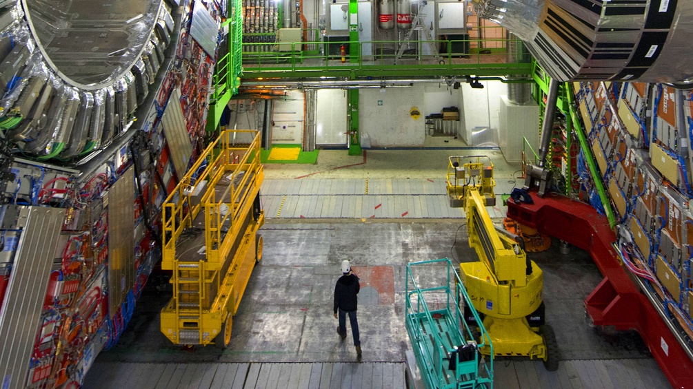 Maschinenhalle im Kernforschungszentrum CERN