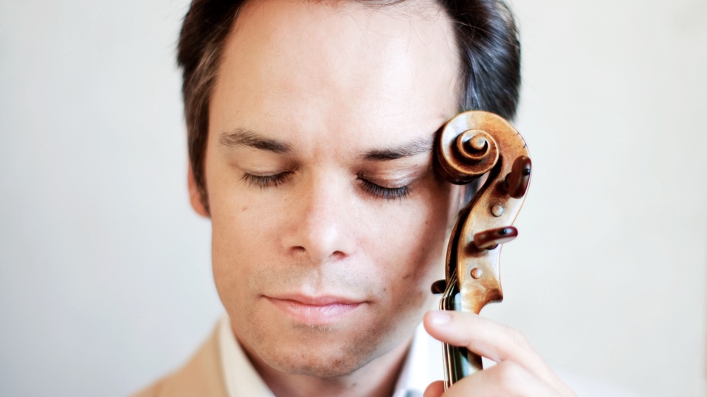 BENJAMIN SCHMID © JULIA WESELY Benjamin Schmid mit Geige