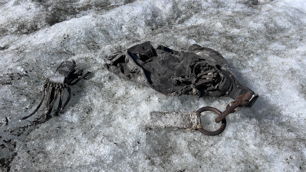 APA/ÖTZTALER MUSEEN Fallschirmmaterial wahrscheinlich von US-Geheimagenten der "Operation Greenup" Gletscherfund