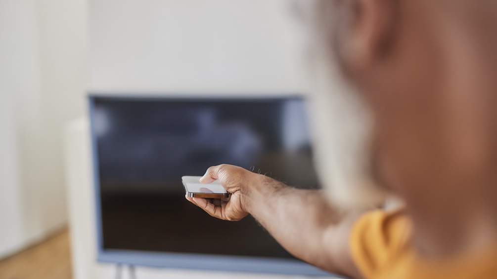 Smart TV, Fernseher und Fernbedienung