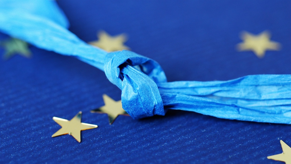 EU-Sterne mit Knoten