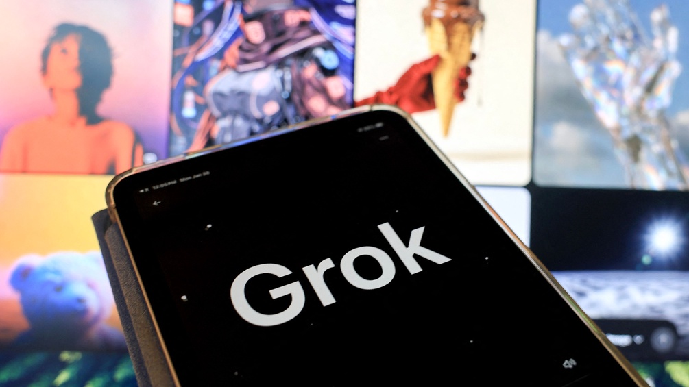 Die App "Grok" auf einem Smartphonedisplay