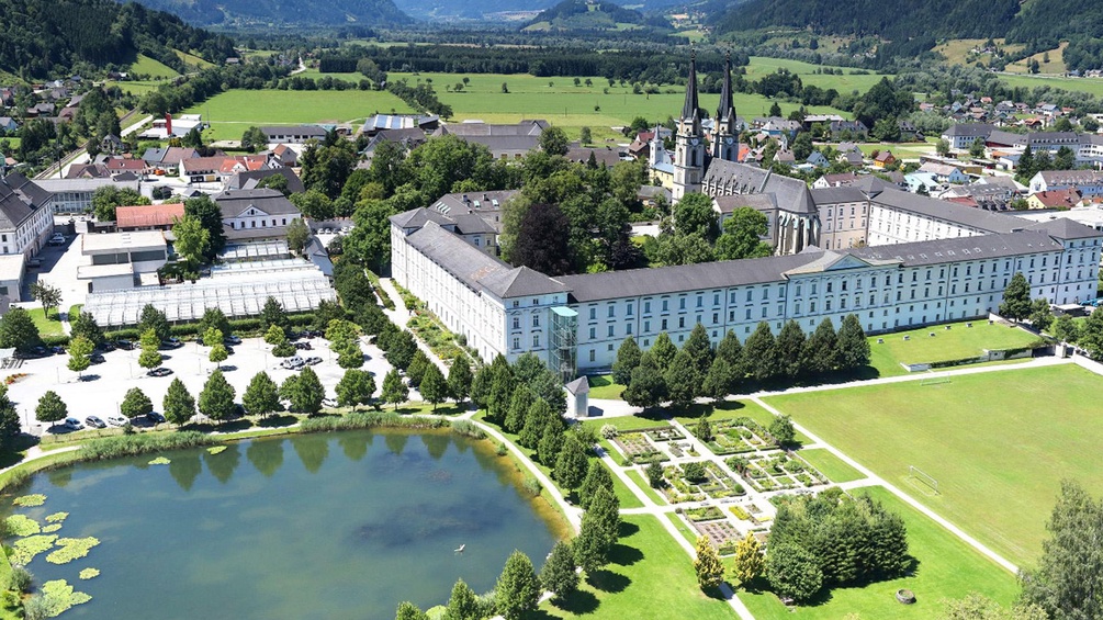 ORF/THOMAS GUGGENBERGER Benediktinerstifts Admont, Stift Admont, Luftansicht