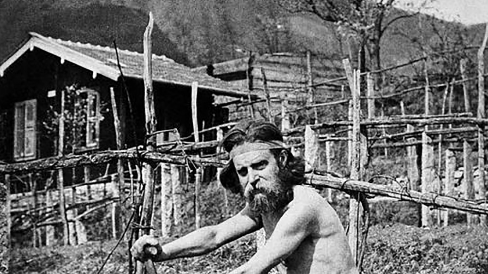 Nackter Mann beim Ackerbau, 1907