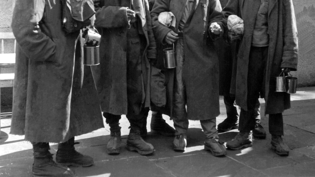 Männer aus der russischen Gefangenschaft kommend, nach 1945