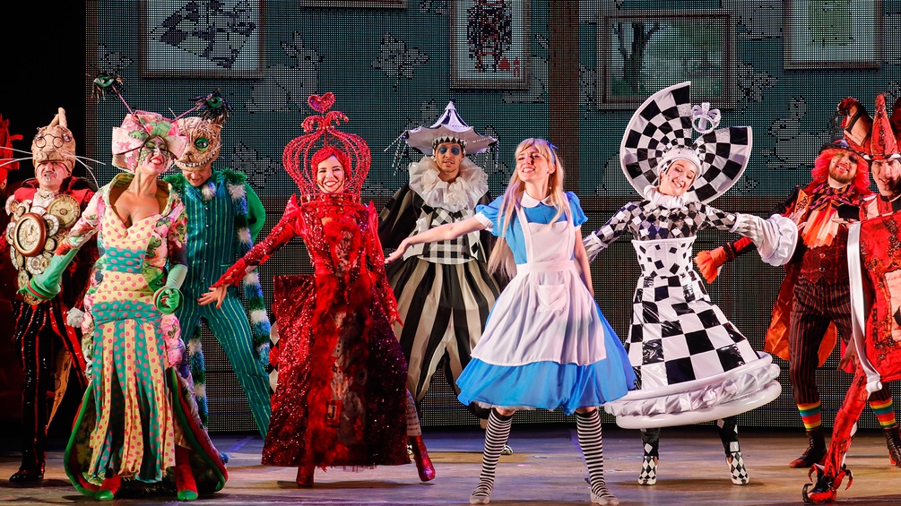 Aufführung von "Alice im Wunderland" in einem Musiktheater in Moskau